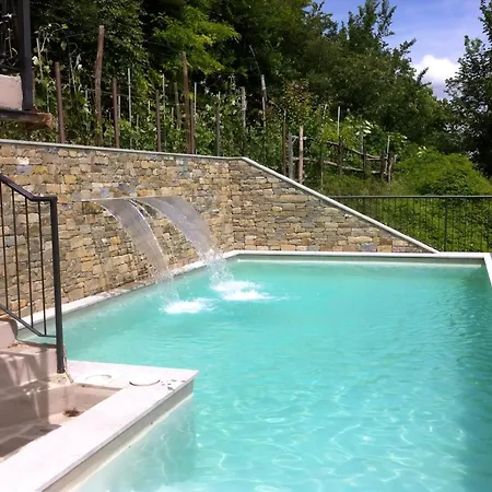 In Mit Gemeinschaftspool Lejlighed Verduno